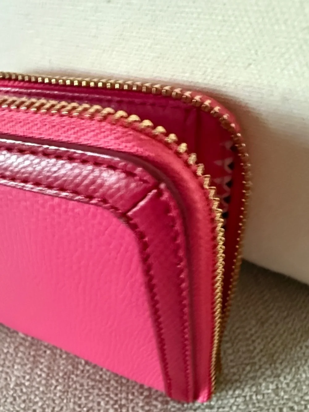 Vera Bradley Zuri Wallet Pink Red Leather Zip Around Bi Fold New - Picture 6 of 9